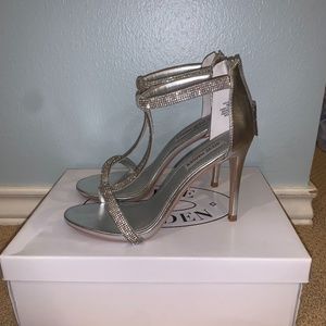 Steve Madden Faylinn Silver Size 8 Heels